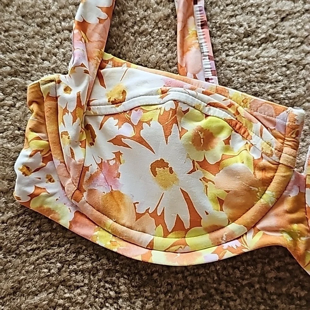 L Space Camellia Top Size Small White Carnations